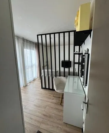 Chambre lumineuse et spacieuse