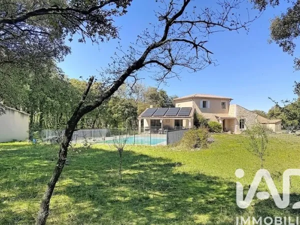 Maison 5 pièces 217 m²