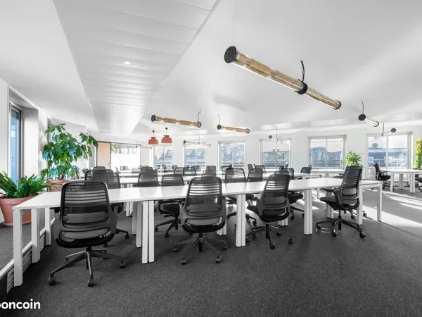 Bureau privé entièrement équipé pour 5 personnes à Paris, Spaces Etoile