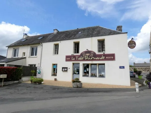 Bar-restaurant, proche de la vallée des Saints