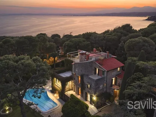 Cap-Ferrat - Propriété de 622 m² sur parc privé de 3 500 m2