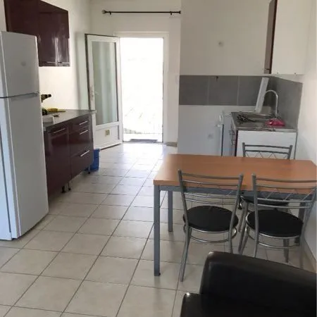 Appartement t3 refais à neuf copropriété san syndic, louer 600e par mois possibilité d acheter avec 
