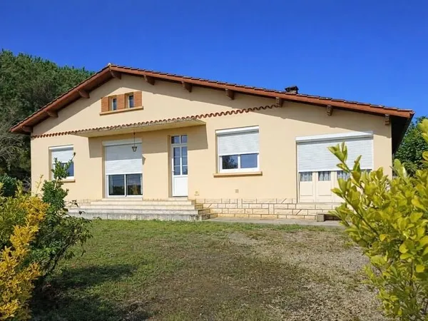 ANCIEN CORPS DE FERME SUR PLUS DE 1 HECTARE