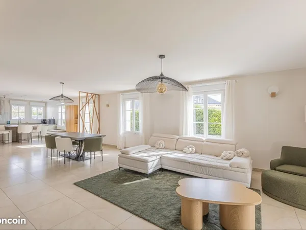 Maison familiale 240 m² - Prestations haut de gamme - Secteur recherché