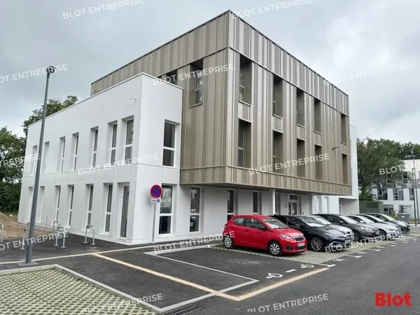 Bureaux 648 m²