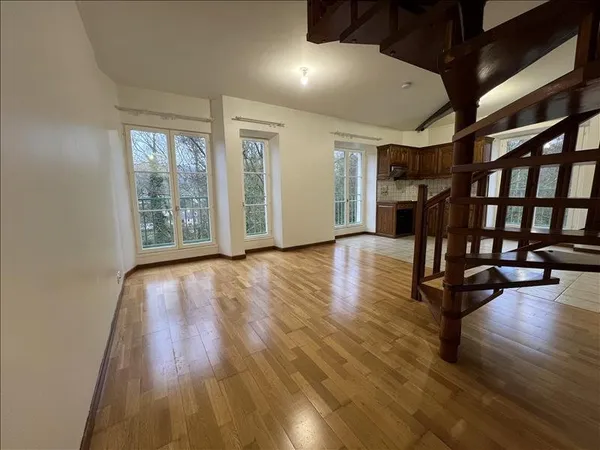 Appartement avec 2 parkings - 3ème étage - 72,15 m2 - 3 pièces - Non meublé