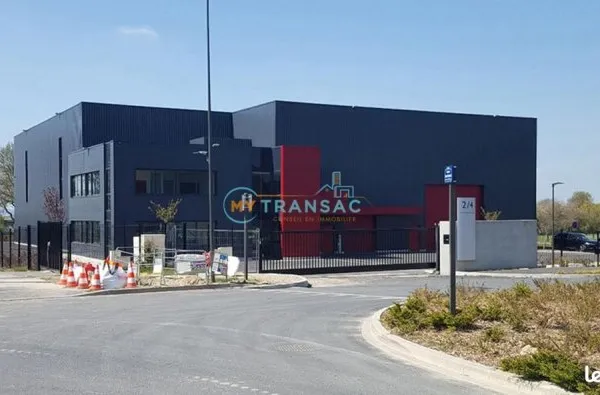 Local d'activité 1 500 m²
