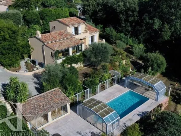 Villa 6 pièces 185 m²