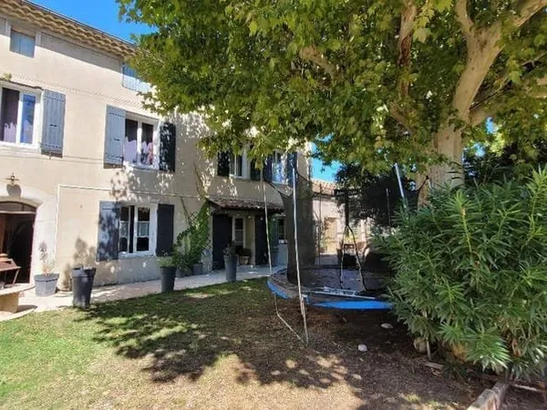 Maison 7 pièces 196 m²