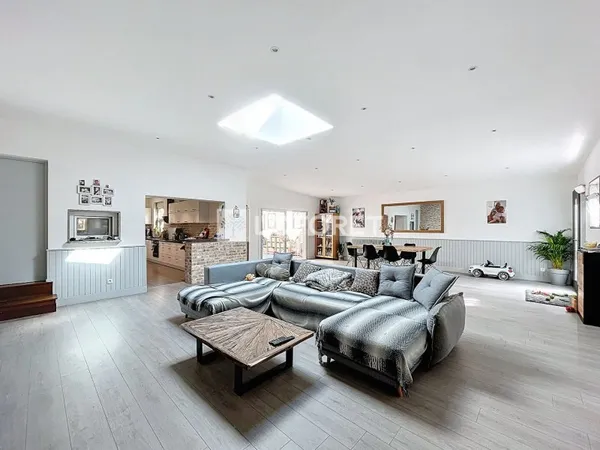 Maison 8 pièces 180 m²