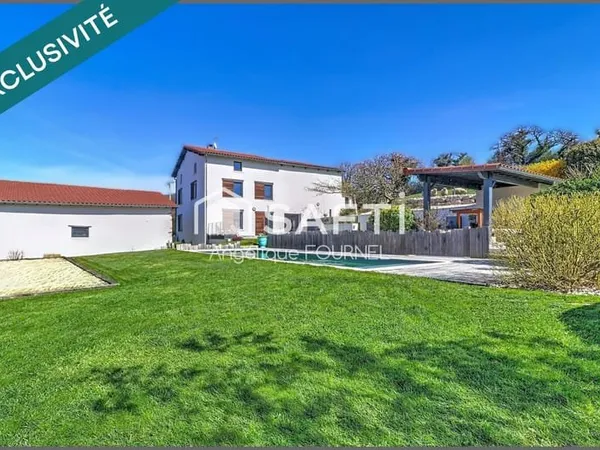 Vienne, propriété d'exception de 400 m² sur 6 100 m² de terrain paysagé.