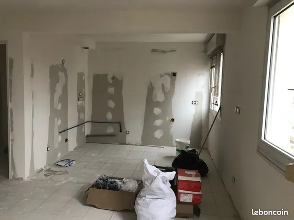 Plateau 17m2 quartier route de vienne Berthelot