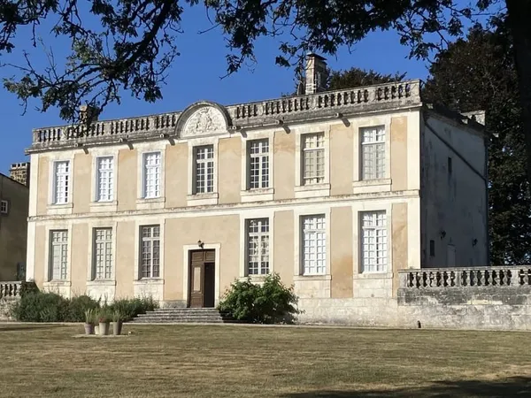 Magnifique appartement de vacances dans un château avec magnifique parc