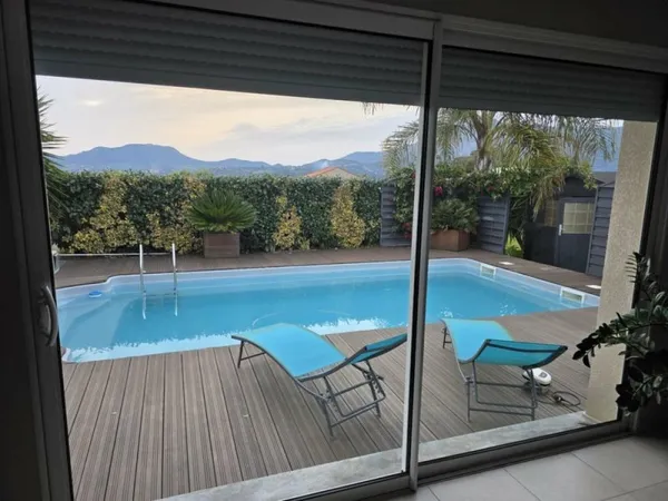 Villa avec piscine proche Ajaccio