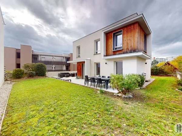 Maison Saint Martin D'Hères 4 pièces avec 240m² de terrain, quartier Daudet