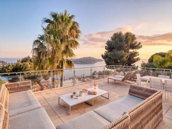 Villa 7 pièces 324 m²