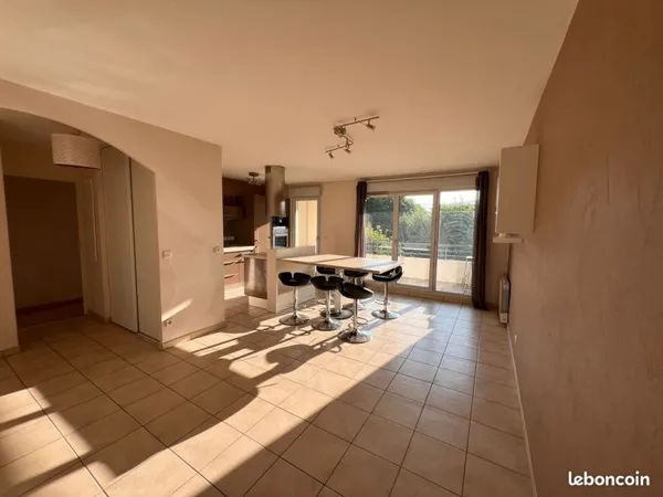 Location meublée 48m2, 2ème étage - T2 - Saint-Julien-en-Genevois