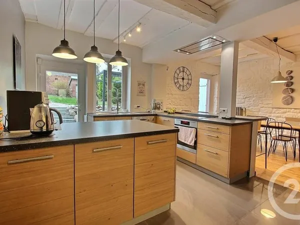 Maison 8 pièces 206 m²