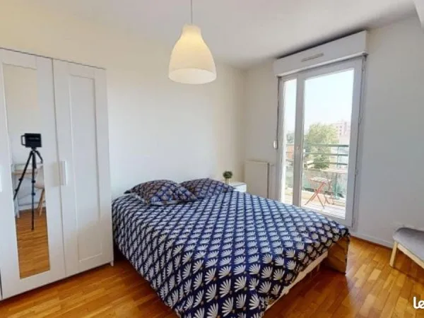 Chambre 6 pièces 104 m²