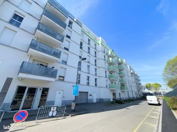 Appartement 3 pièces - 66 m² - Balcons - 3e étage avec ascenseur - Location - Villeneuve-la-Garenne