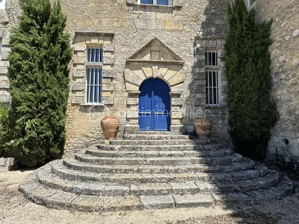Maison 13 pièces 575 m²