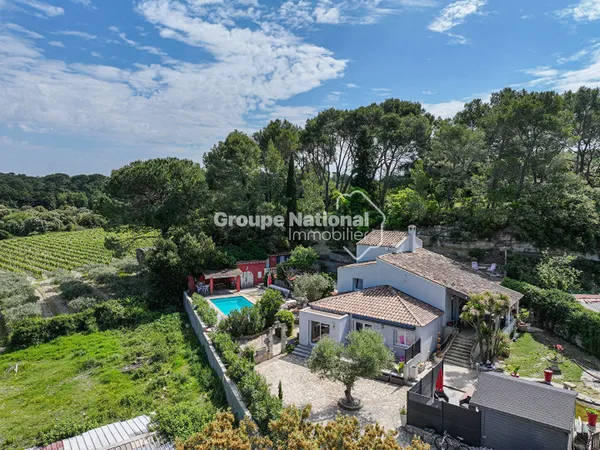 Maison Aubais 5 pièces 139 m2 avec piscine sur une parcelle de 1030m²