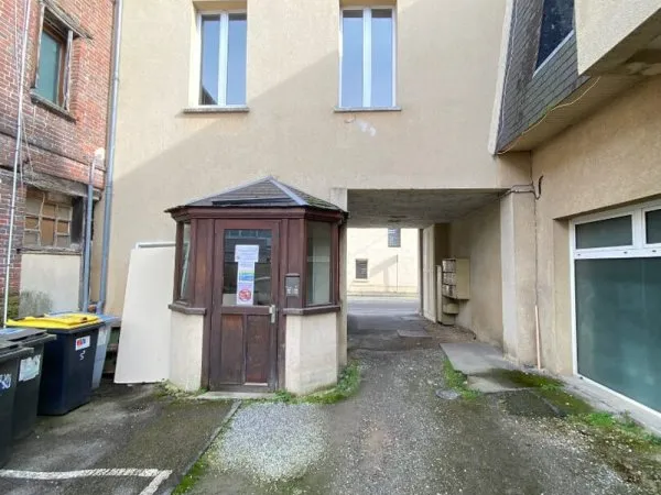 APPARTEMENT F1 bis centre-ville proche cinéma