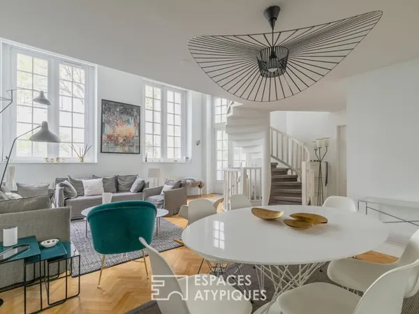 Triplex avec terrasse dans un hôtel particulier