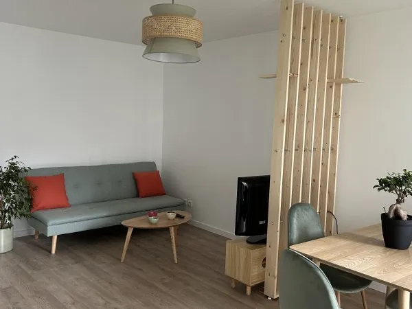 Loue Nantes - Ile de Nantes - T3 meublé avec balcon - 58m²