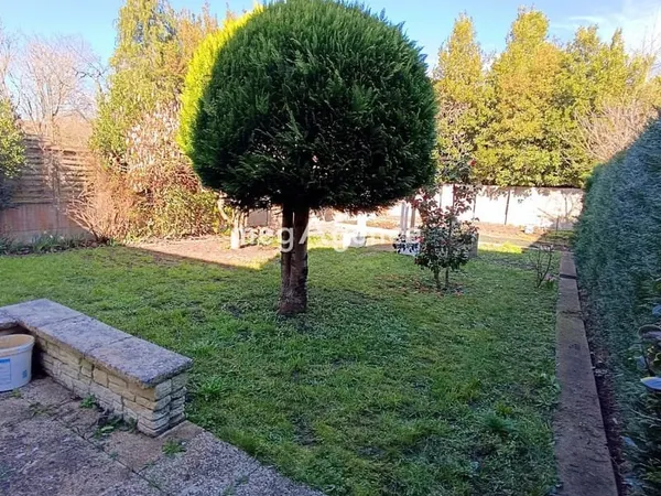 Cholet, Maison 4 chambres + 1 bureau, garage, jardin.