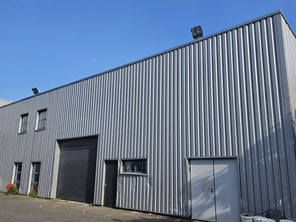 Local d'activité 245m²
