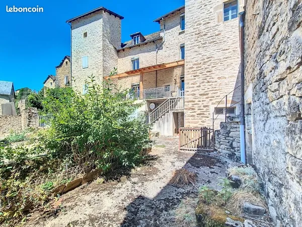 Maison 25 pièces 529 m²