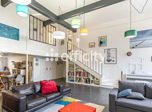 Loft 7 pièces 214 m²
