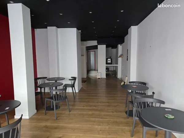 A LOUER OU A VENDRE Rdc centre ville pour activité commerciale ou bureau