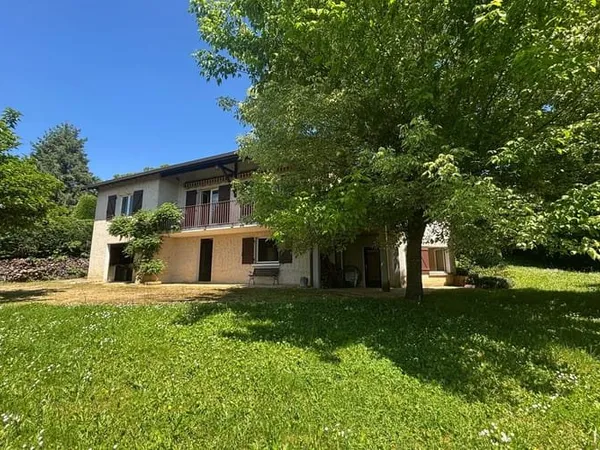 Maison 5 pièces 200 m²