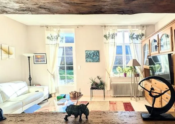 Corps de ferme 199 m² avec dépendance et boxe à chevaux