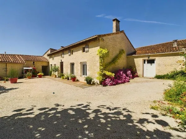Maison 7 pièces 250 m²