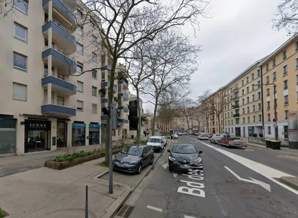 Local commercial 266 m²