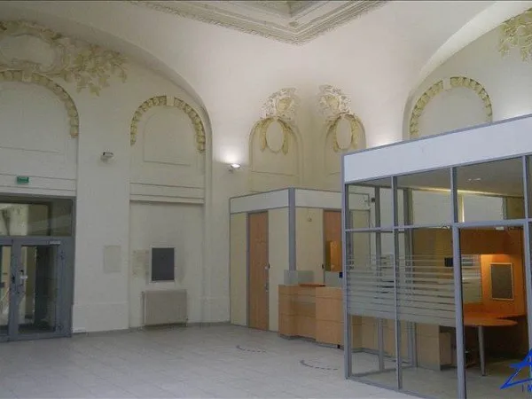 Local 1 pièce 290 m²