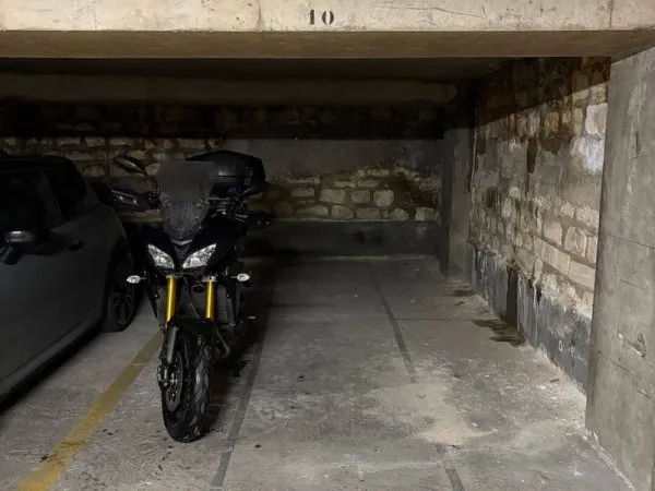 Parking 12 m²