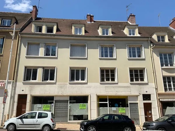 BEL IMMEUBLE - CENTRE VILLE
