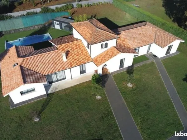 Villa de 273 m2 avec T4 indépendant - Cestas Réjouit