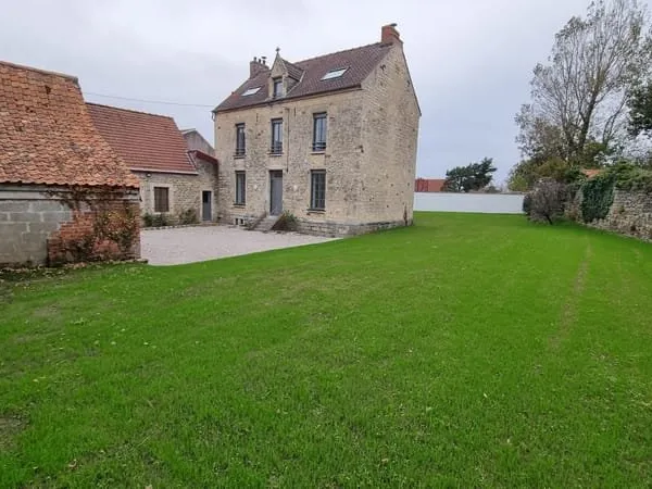 Réf 3986 L1520 - MANINGHEN HENNE -Rénovation de haute qualité pour cet ancien presbytère