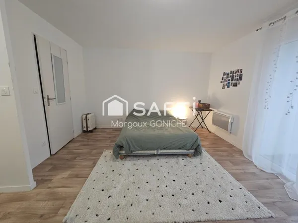 Spacieux studio avec petit jardin et terrasse