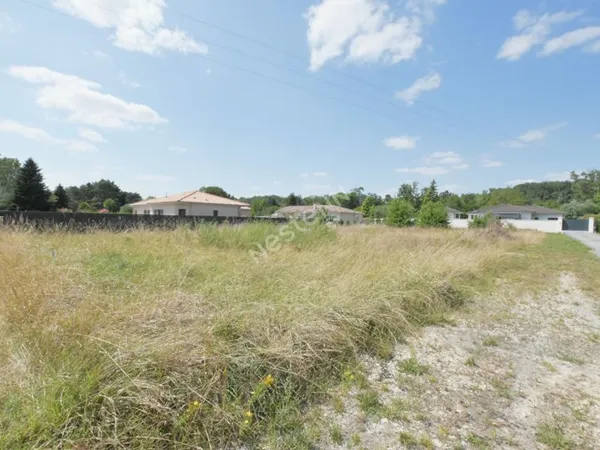 Terrain à vendre à Saint Germain et Mons - 1500 m²