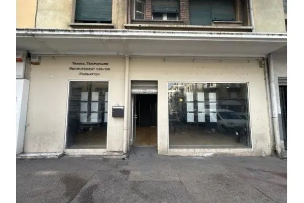 Local commercial 106 m²