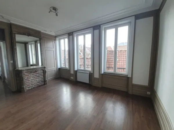 Proche centre, beau studio de charme