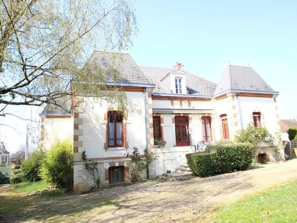 Propriété XIXe Centre ville A Vendre