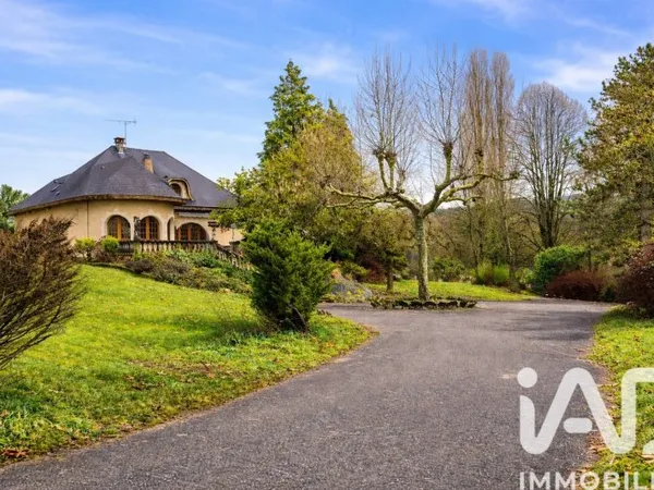 Maison 8 pièces 198 m²