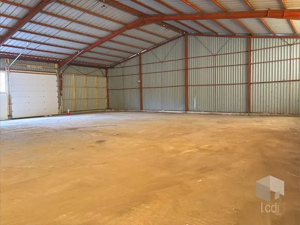 MONTELIMAR, entrepôt de 250 m2